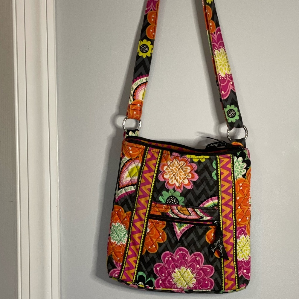 Vera Bradley Crossbody - Picture 3 of 4